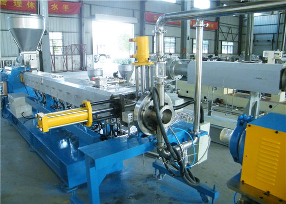 चीन थर्मोप्लास्टिक्स कंपाउंडिंग के लिए 65 मिमी औद्योगिक दो पेंच एक्सट्रूडर मशीन आपूर्तिकर्ता