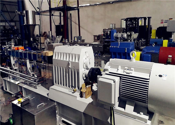 चीन मास्टरबैच उत्पादन 400-500 किलो / घंटा आउटपुट के लिए ट्विन स्क्रू एक्सट्रूडर मशीन आपूर्तिकर्ता