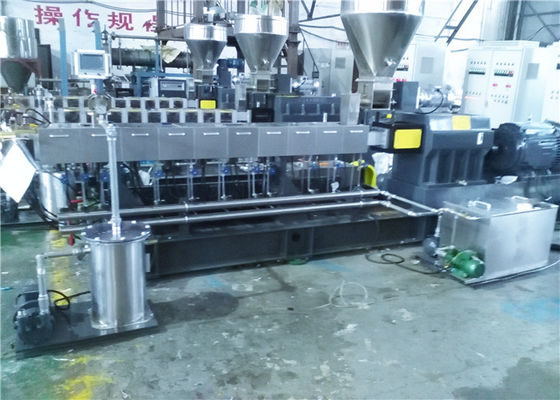चीन ट्विन स्क्रू प्लास्टिक एक्सट्रूडर उच्च टोक़ 400 किलो / घंटा, प्लास्टिक फिल्म एक्सट्रूज़न मशीन आपूर्तिकर्ता